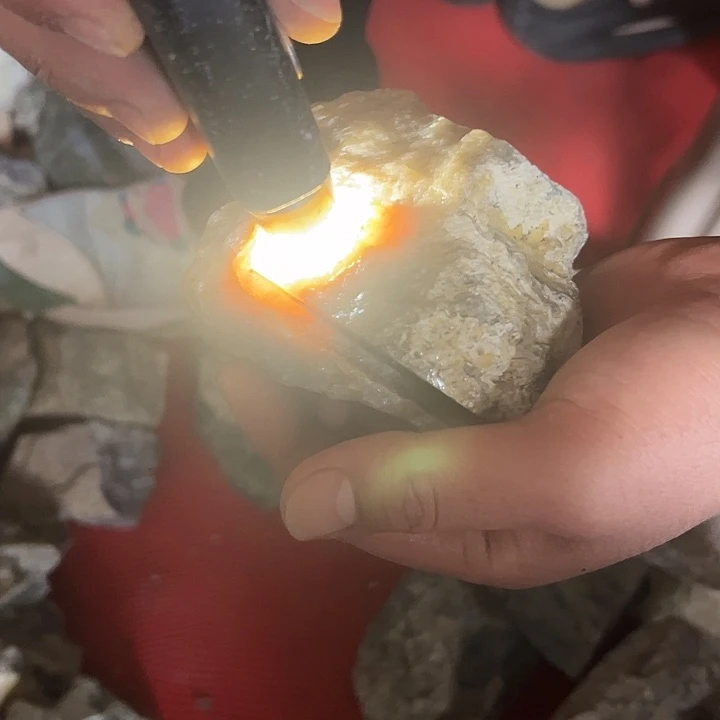 和田玉（糖玉）未镶嵌车挂