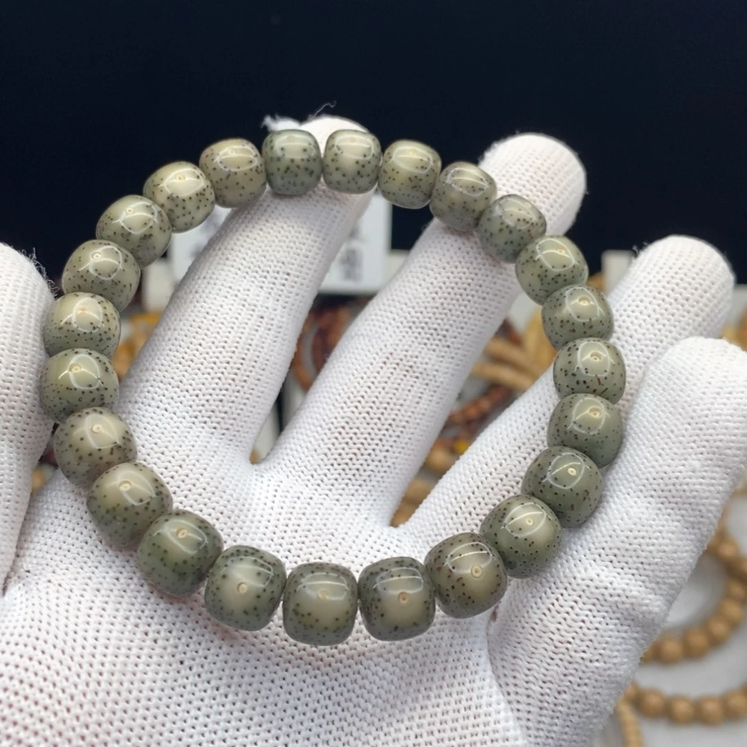 手串星月菩提4号石玉绿冰10✖️9细星大眼睛