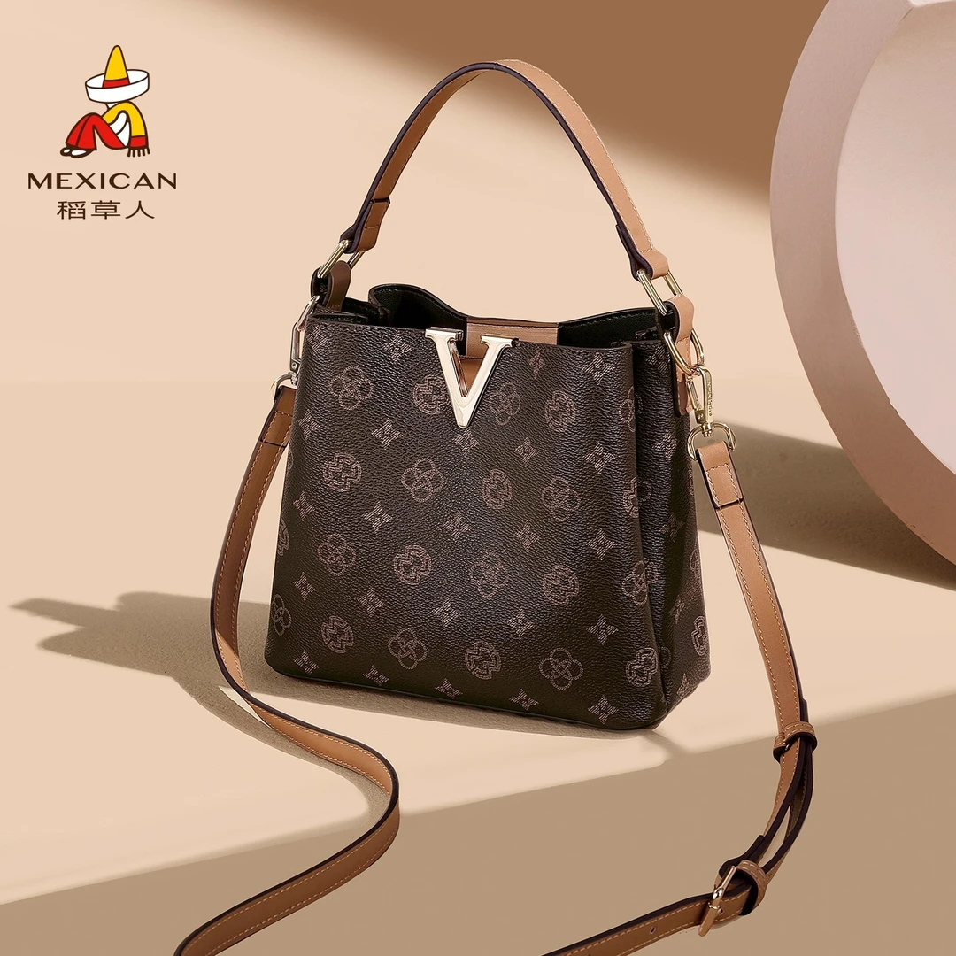 稻草人女包包2025新款印花水桶包大容量手提包时尚通勤单肩斜挎包