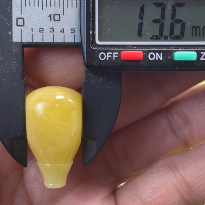 蜜蜡未镶嵌裸石14杂