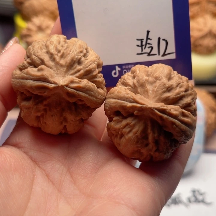 吊坠文玩核桃郝***堂文玩核桃12