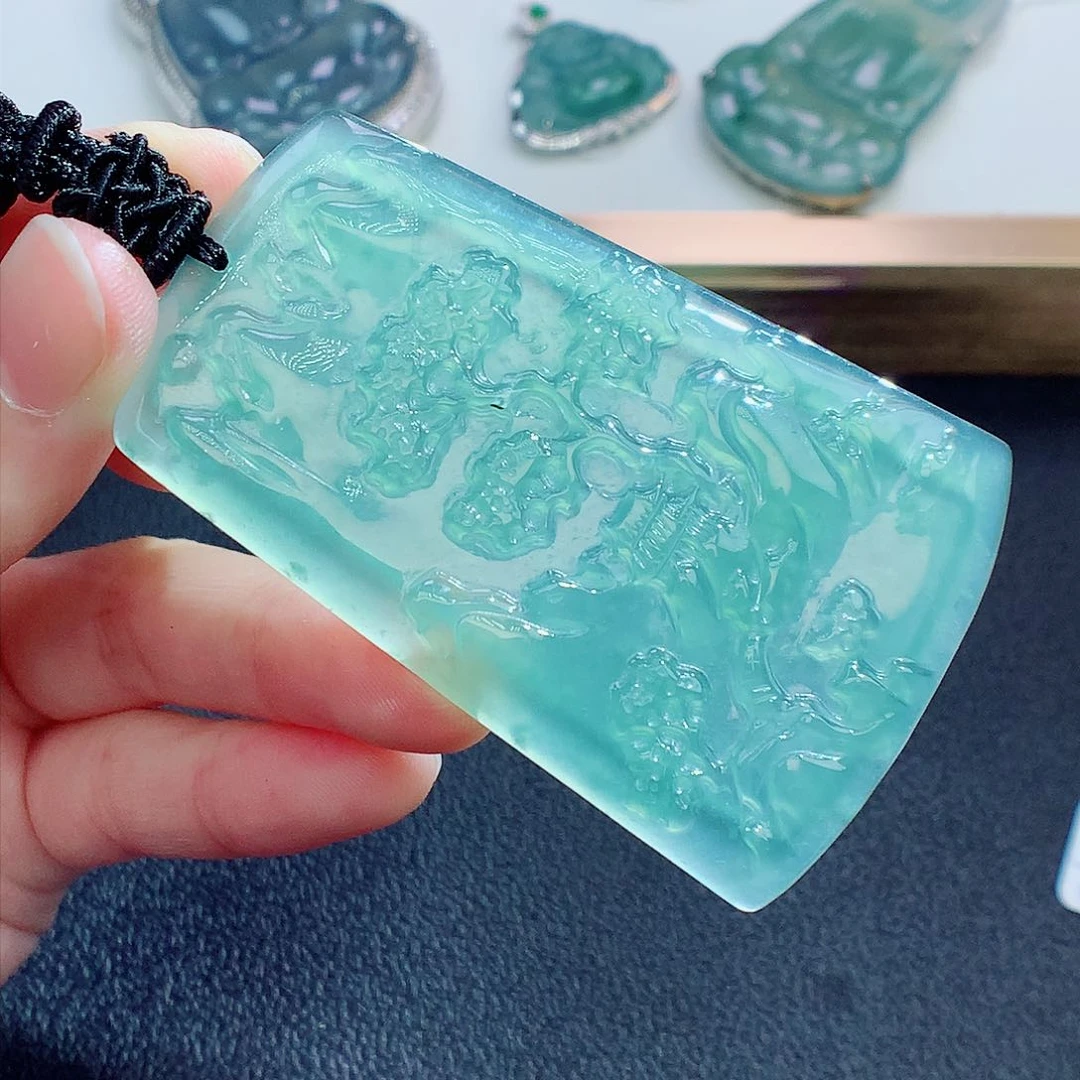 翡翠颈饰未镶嵌翡翠