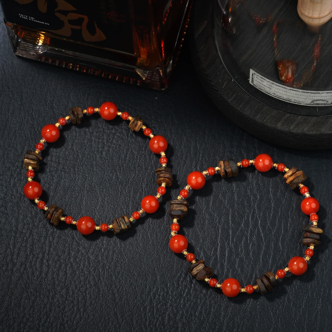 沉香莺歌绿棋楠沉香碎银子搭南红火焰纹单圈手串（多样性发其一）