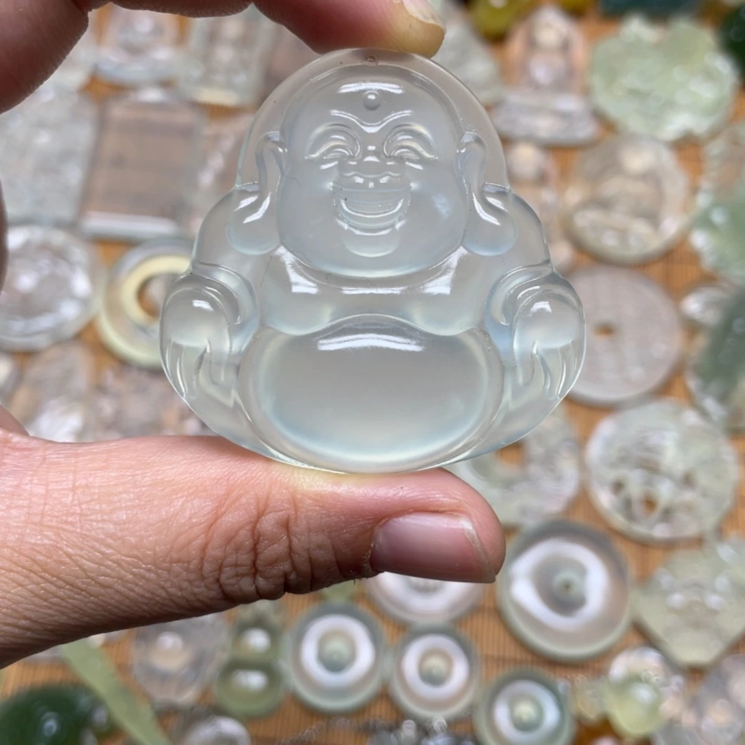 未镶嵌蛇纹石玉颈饰嘎****?