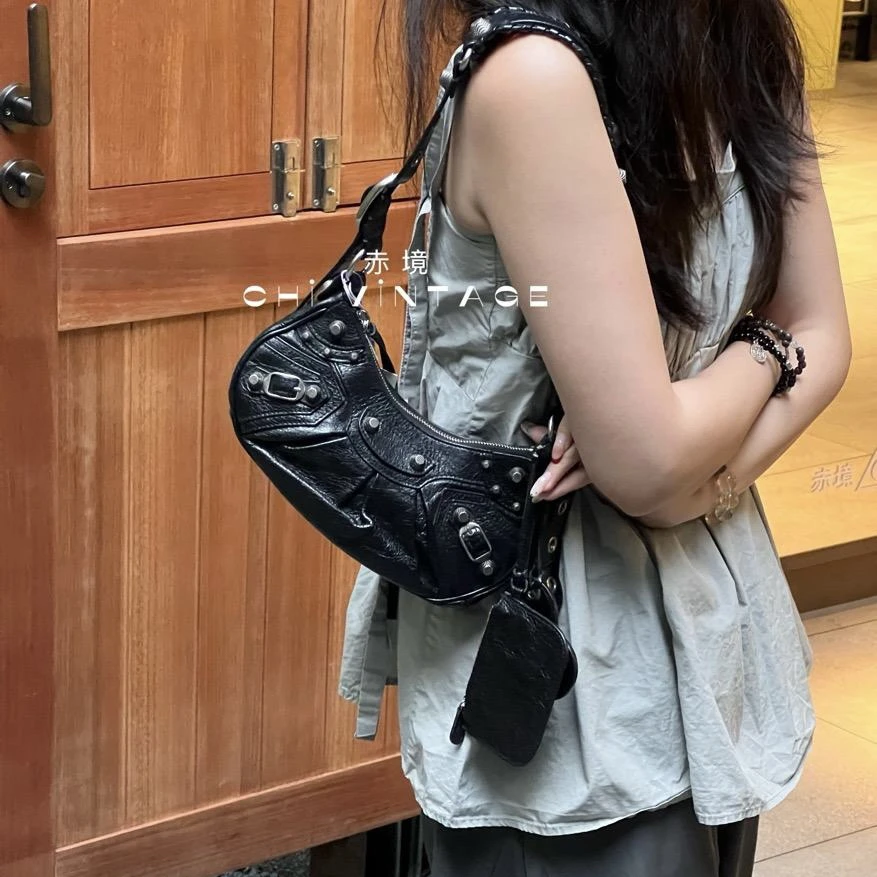 99新 Balenciaga/巴黎世家 2677 黑色牛皮半月le cagole单肩包xs