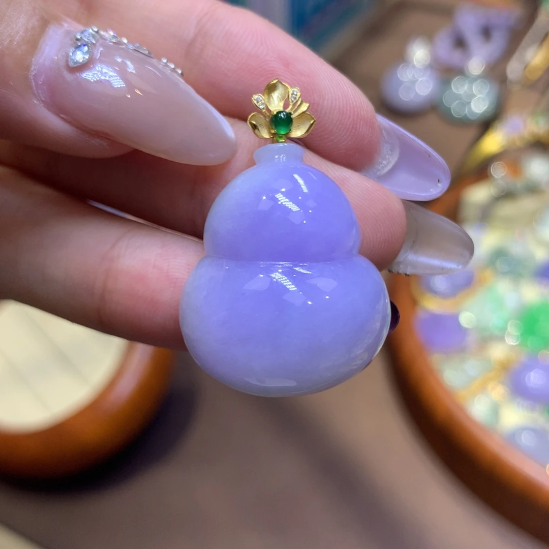 颈饰18K金镶嵌翡翠