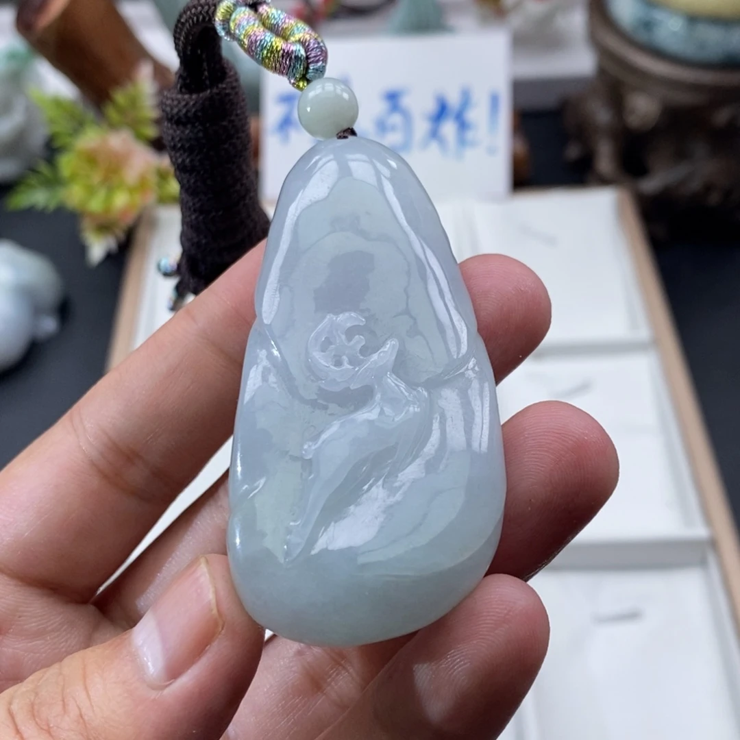 翡翠未镶嵌颈饰金***.吊坠