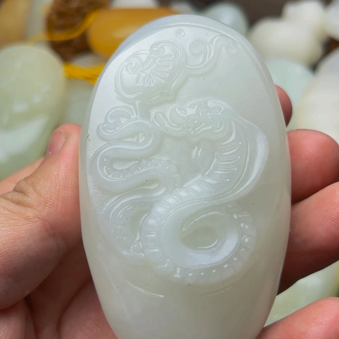 石材方解石手把件蛇