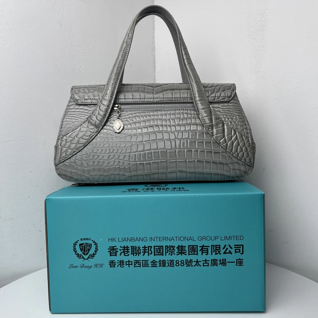 1623【赠小马挂件和雨衣袋】精品女包单肩斜挎