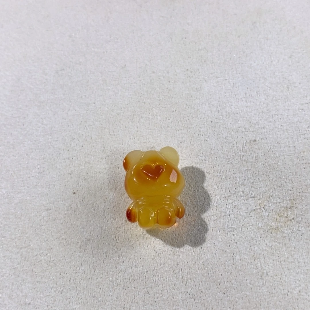 蜜蜡未镶嵌裸石小熊