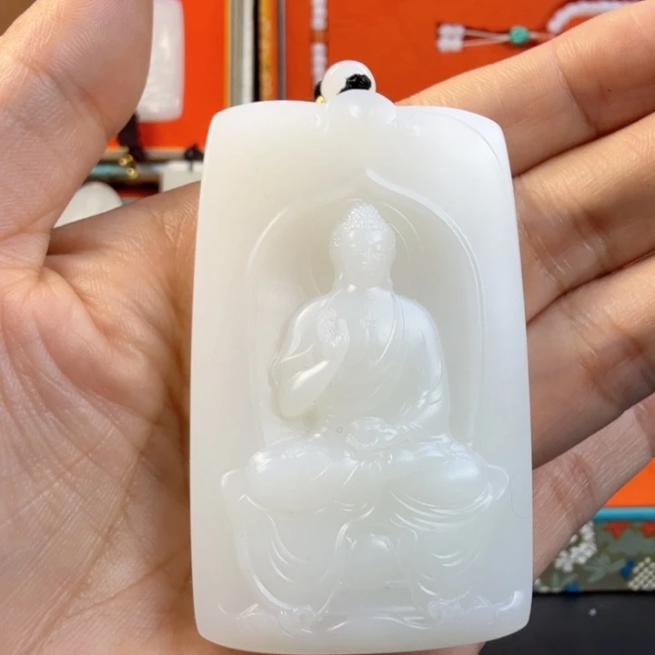 有***范和田玉未镶嵌颈饰