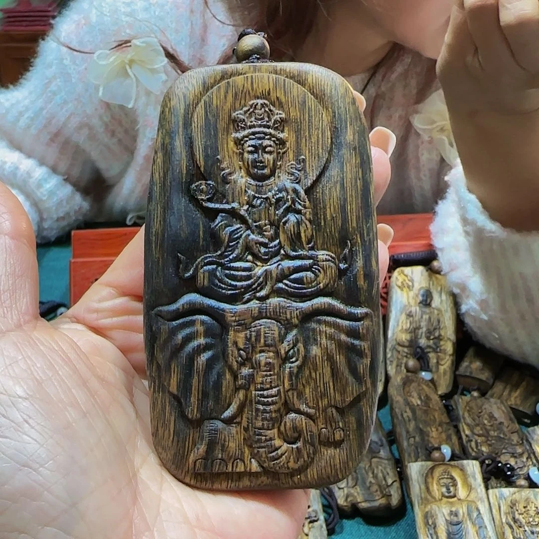 沉香吊坠無**缘海南白奇乌身老料雕刻普贤菩萨带绳42克