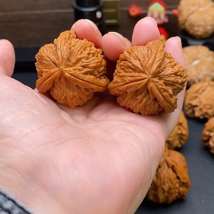 有***福文玩核桃把件白奔