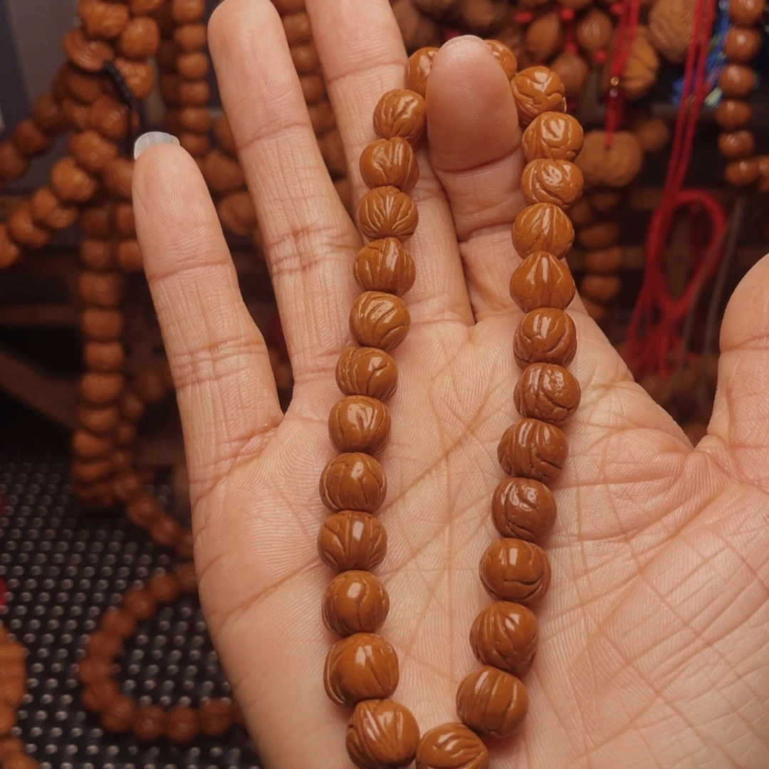 木质类龙纹桃枭挂件