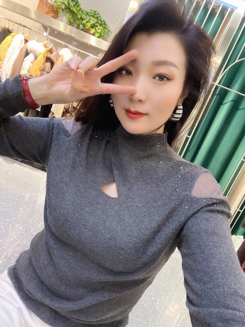 莉姐：8278#时尚长袖漏肩百搭打底