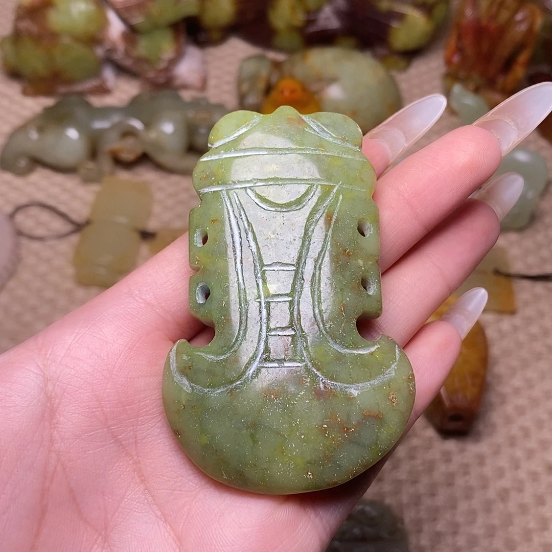 未镶嵌蛇纹石玉颈饰