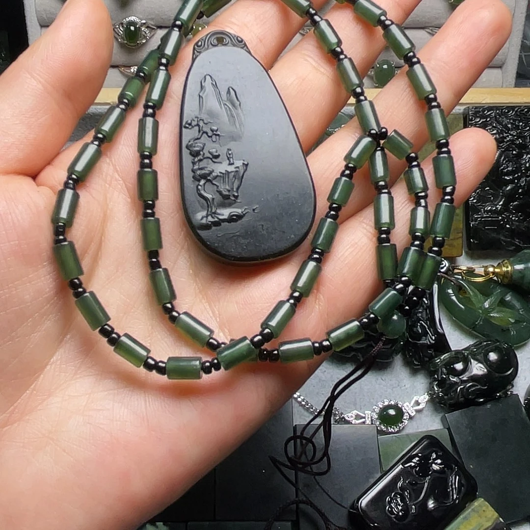 蛇纹石玉未镶嵌颈饰