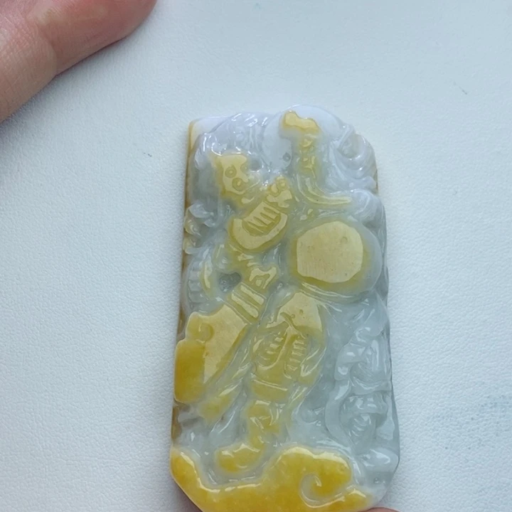 翡翠未镶嵌颈饰关公