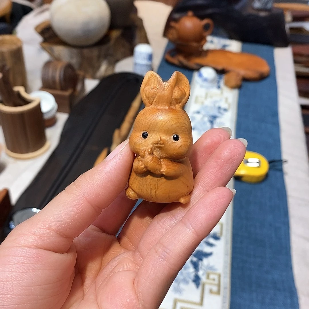崖柏小兔子茶宠摆件