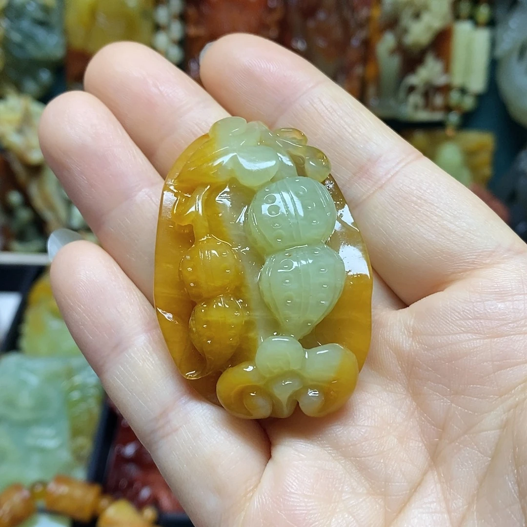 岫玉未镶嵌吊坠(赠链)