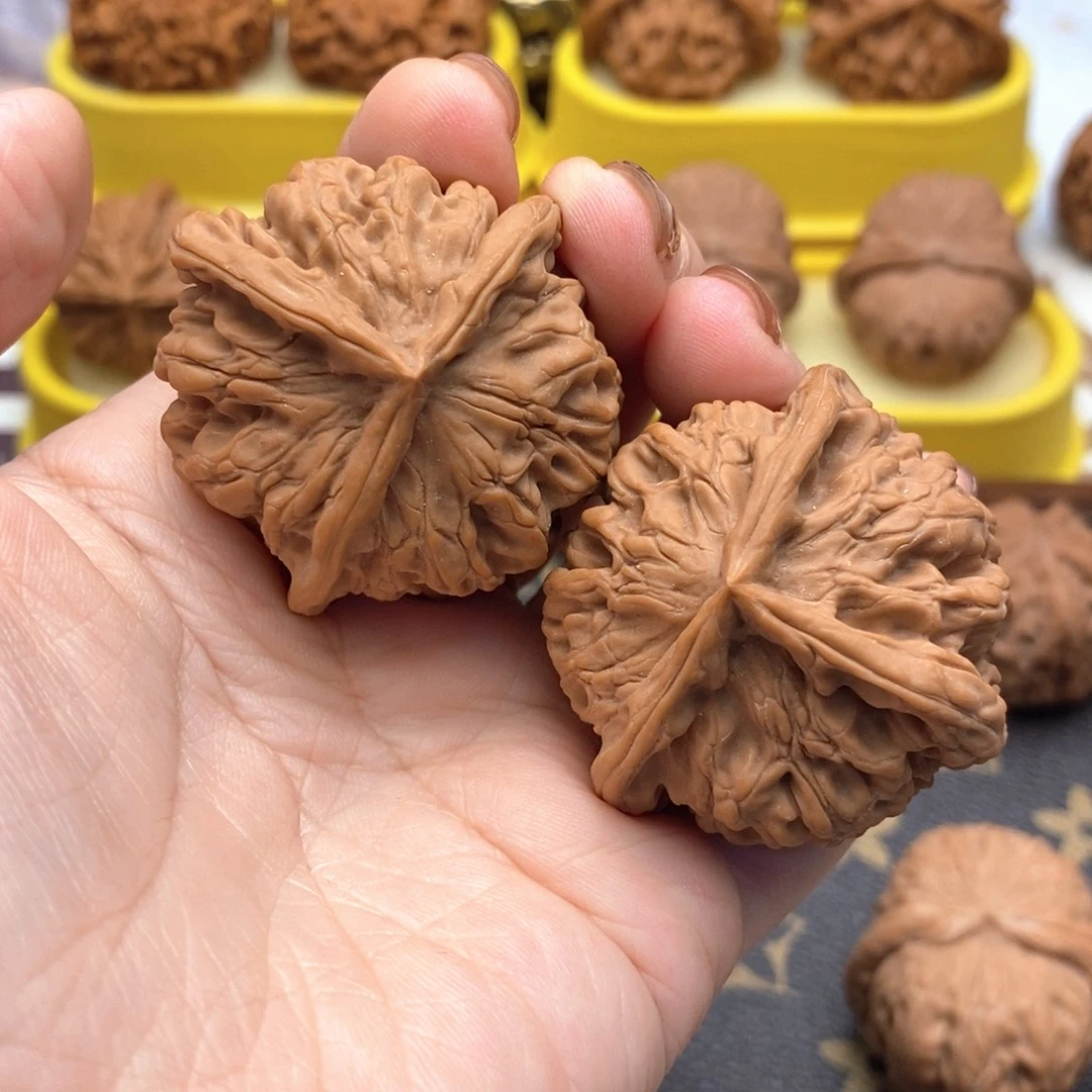 旺***兔把件文玩核桃441号牡丹花王丁