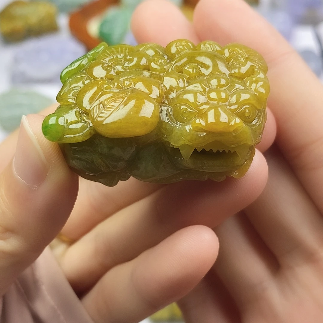 颈饰未镶嵌翡翠貔貅