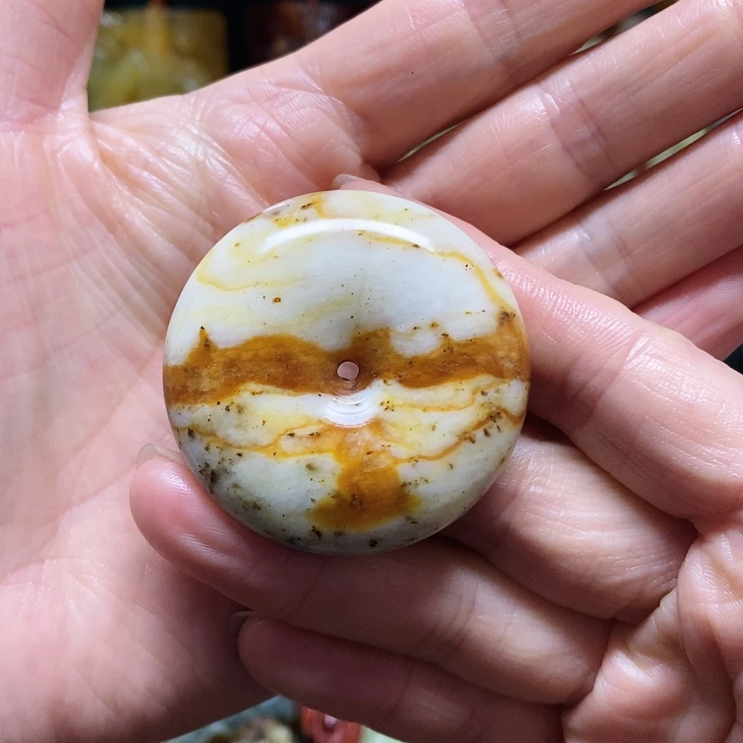 岫玉未镶嵌吊坠(赠链)