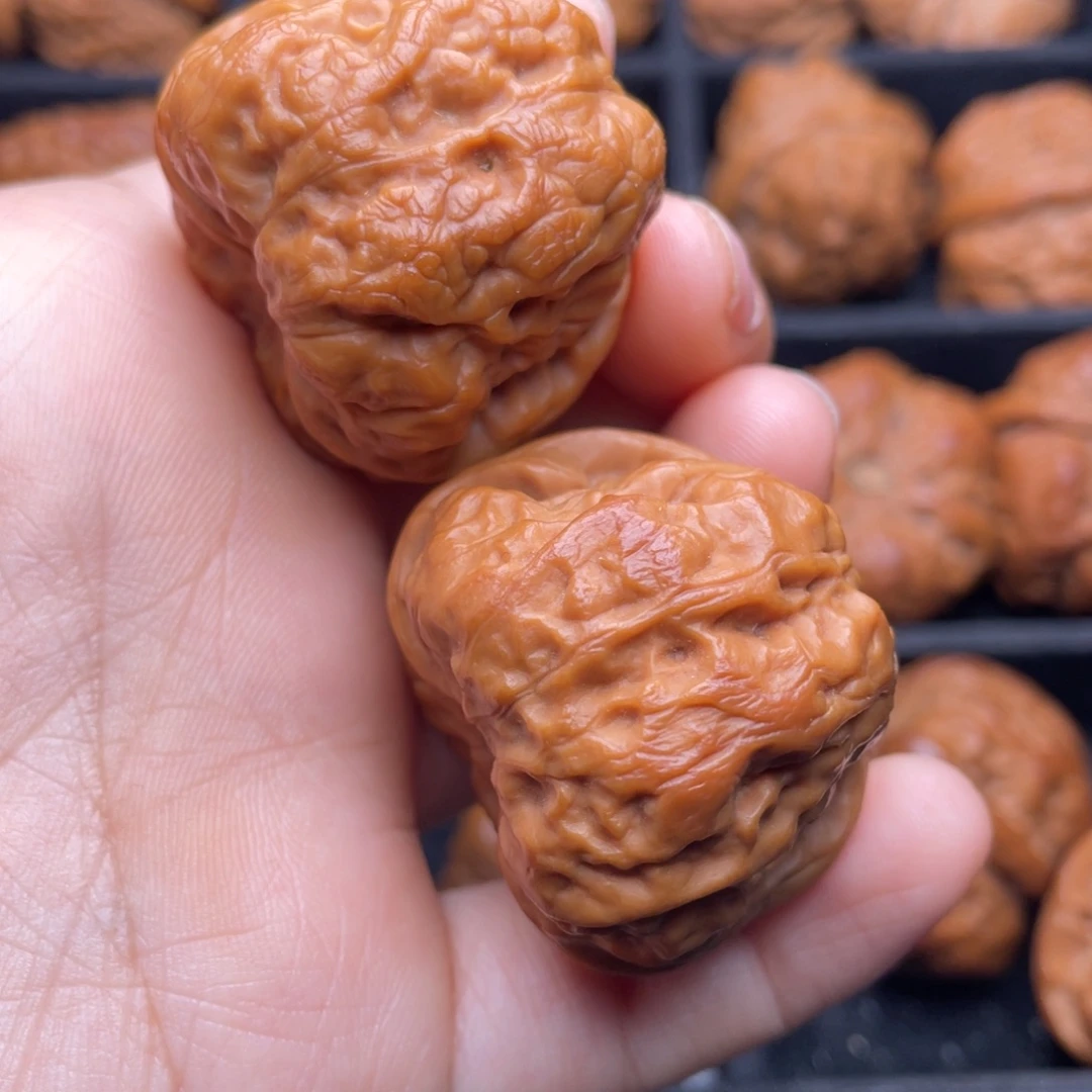 把件文玩核桃秦岭野生文玩核桃