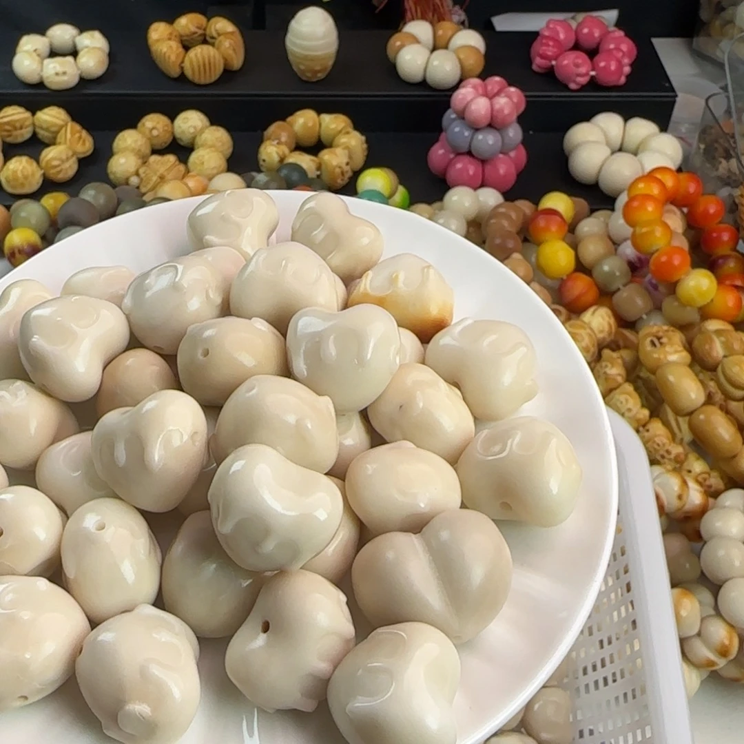 吊坠菩提根/象牙果微瑕疵白色巧克力爱心5颗（2单宠1颗）