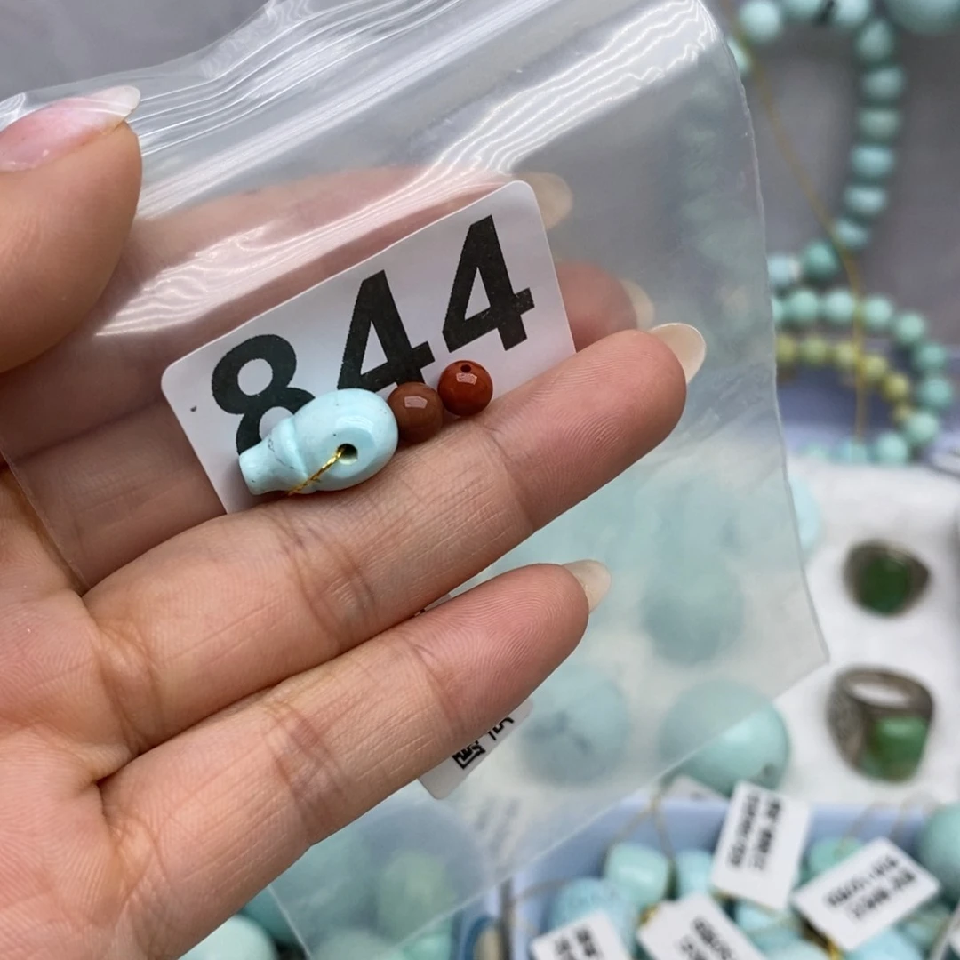 南红玛瑙未镶嵌珠宝奇石