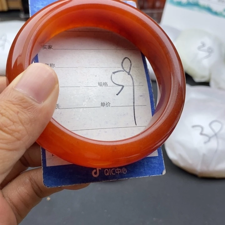 未镶嵌手镯石英质玉