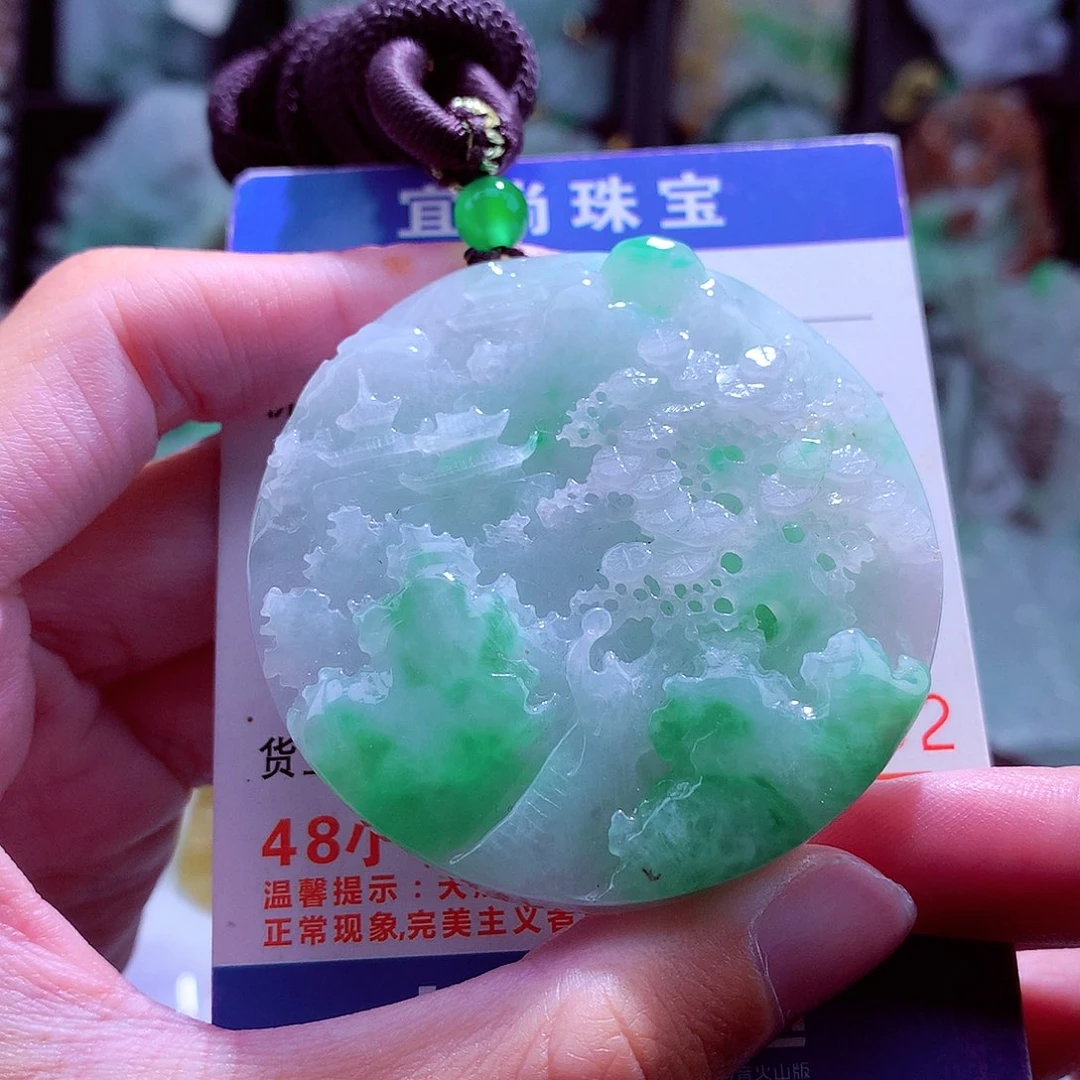 颈饰未镶嵌翡翠天然