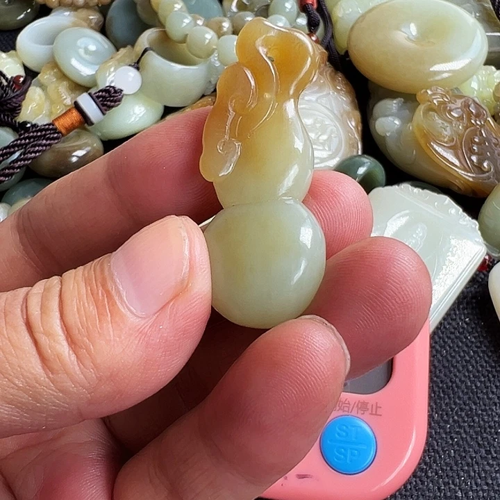 定制和田玉未镶嵌和田玉吊坠扭转乾坤