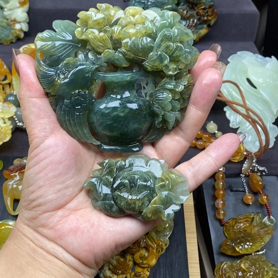 晓***晓蛇纹石玉未镶嵌颈饰