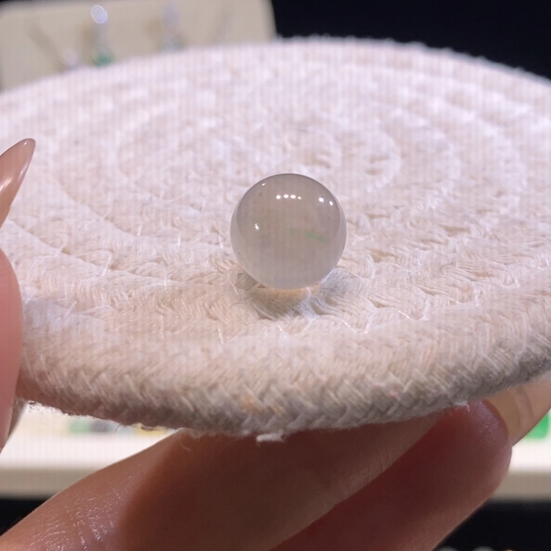 翡翠未镶嵌颈饰翡翠高冰茶飘绿圆珠12.08mm