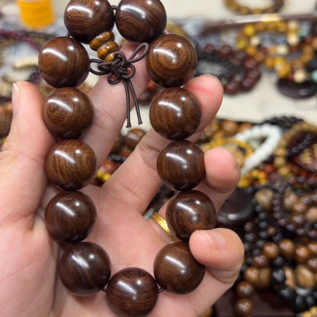 无事牌维腊木（绿檀）