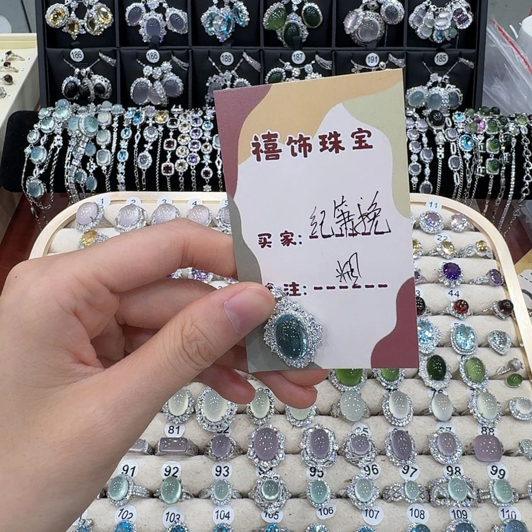 纪***挽颈饰银S925镶嵌托帕石吊坠