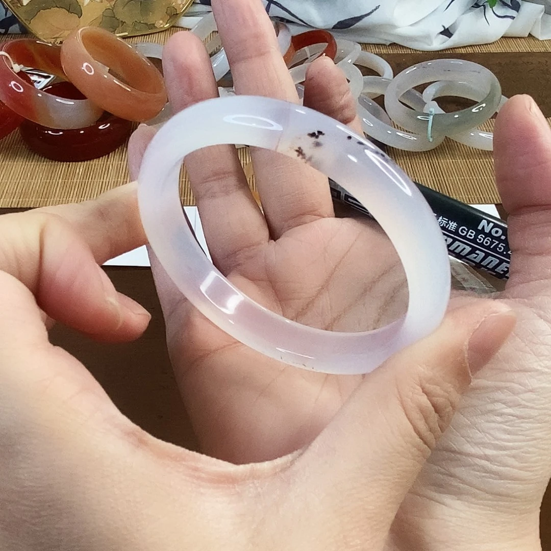 玛瑙/玉髓未镶嵌手镯0179。55.5圈