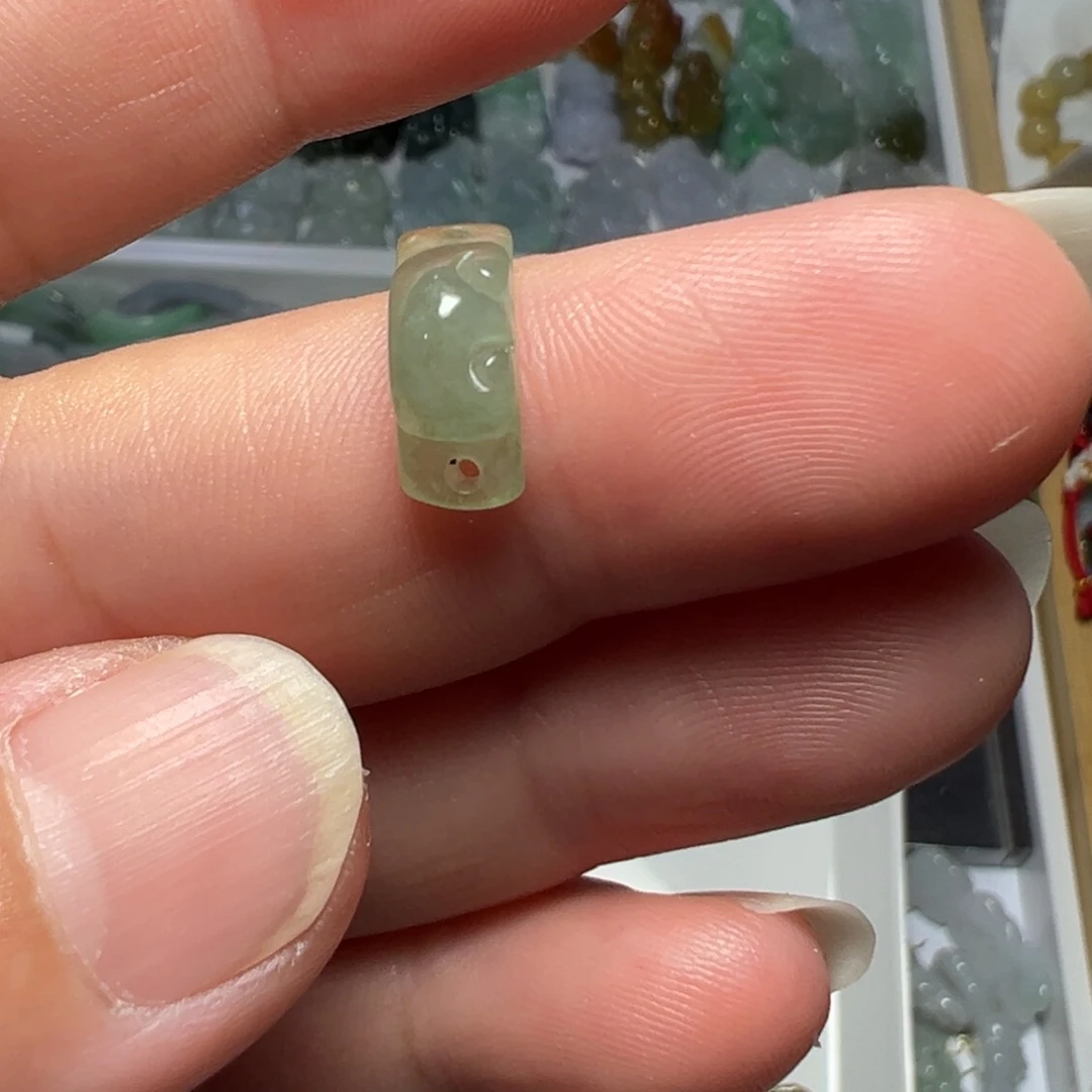 天***赐颈饰未镶嵌翡翠两头孔半戒一个38.88