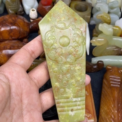 未镶嵌蛇纹石玉颈饰47
