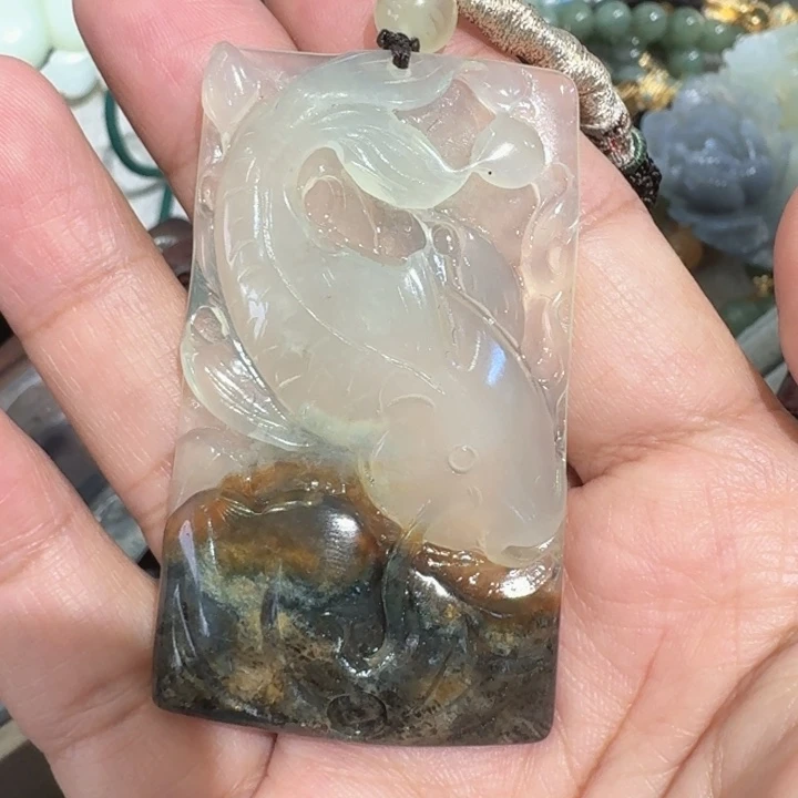岫玉合金颈饰吊坠