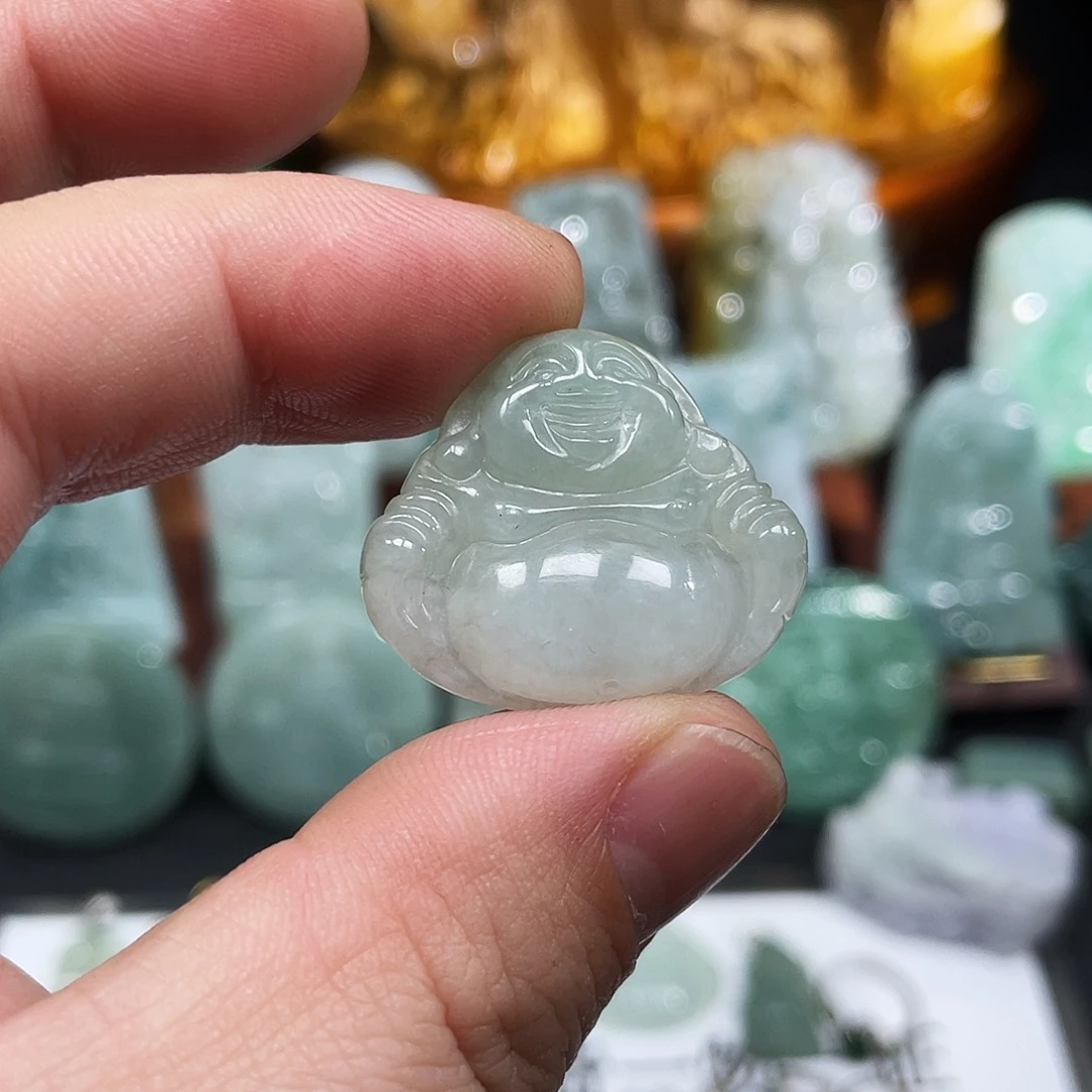 翡翠未镶嵌颈饰佛公