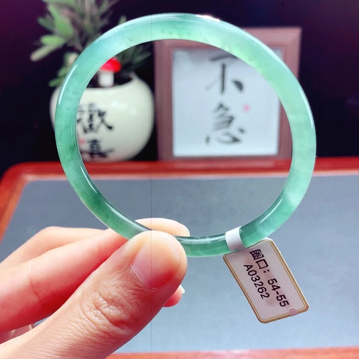 翡翠未镶嵌手镯圆镯