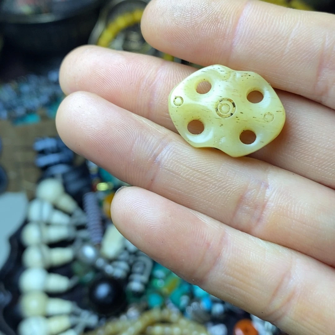 大叶紫檀（黑酸枝木类）