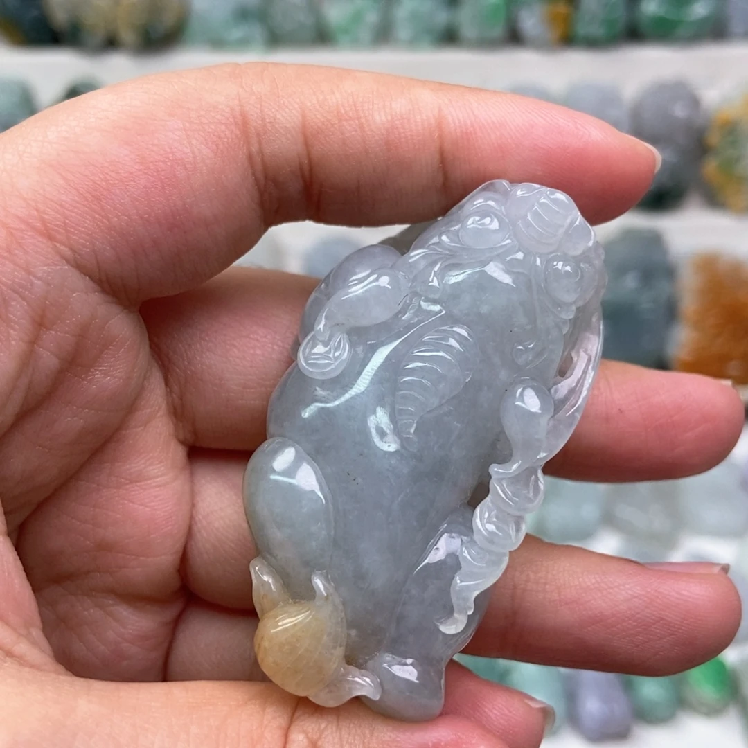 翡翠未镶嵌吊坠(赠链)