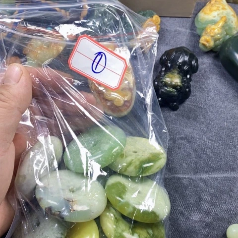 未镶嵌蛇纹石玉手链