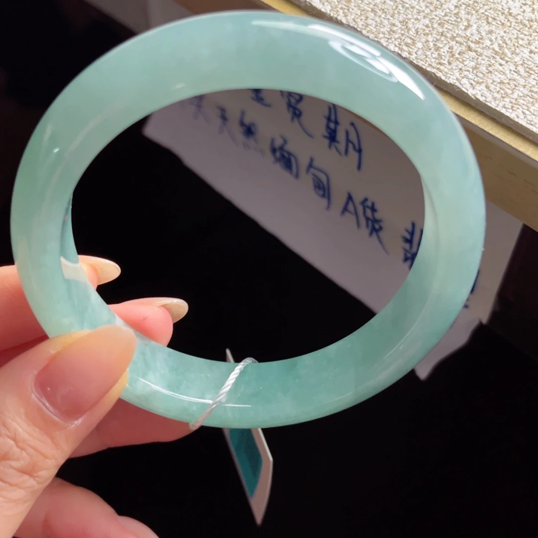 未镶嵌手镯翡翠手镯