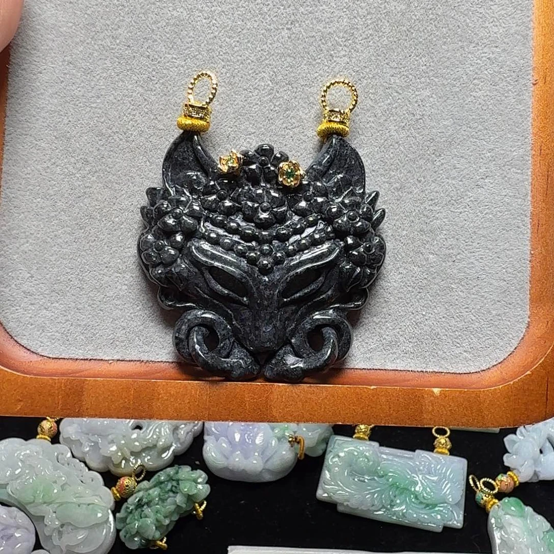 吊坠(赠链)未镶嵌翡翠