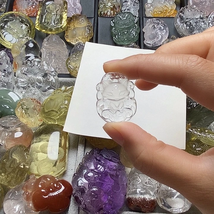 予***希未镶嵌颈饰水晶水晶吊坠