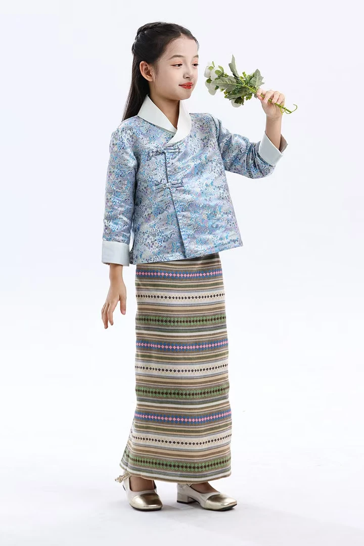 儿童的不丹服套装